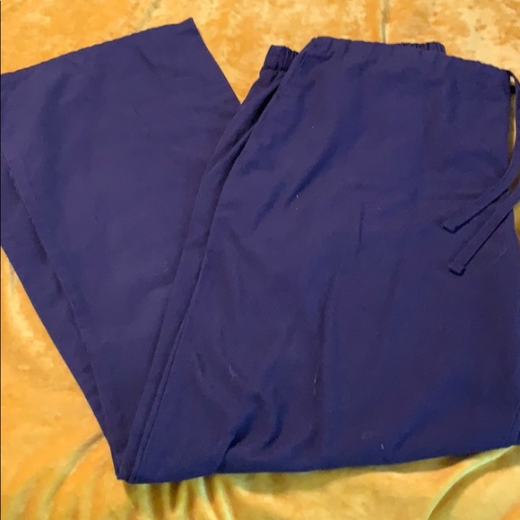 Purple scrub set - Picture 2 of 6